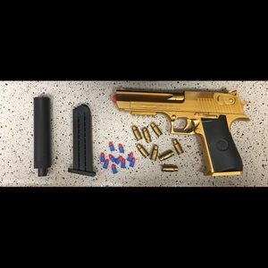 Toy Gun Soft Bullets Shell Ejecting Magazine Realistic GOLD Desert Eagle cosplay